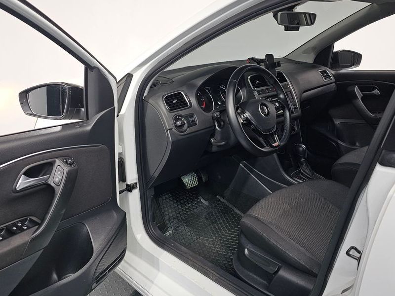 2015 Volkswagen Polo 1.4 TDI R-Line 5th photo 10