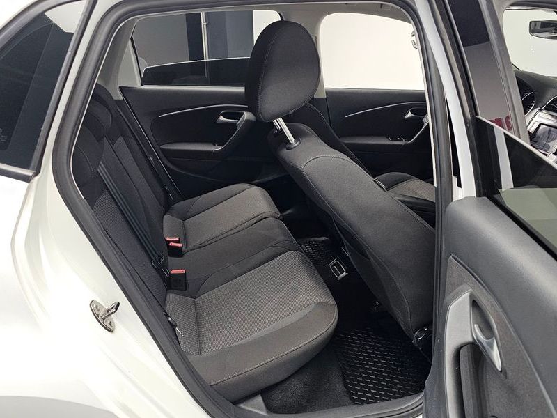 2015 Volkswagen Polo 1.4 TDI R-Line 5th photo 11