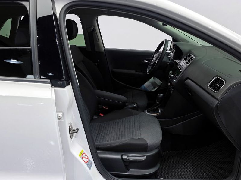2014 Volkswagen Polo 1.6 TDI R-Line 5th photo 10