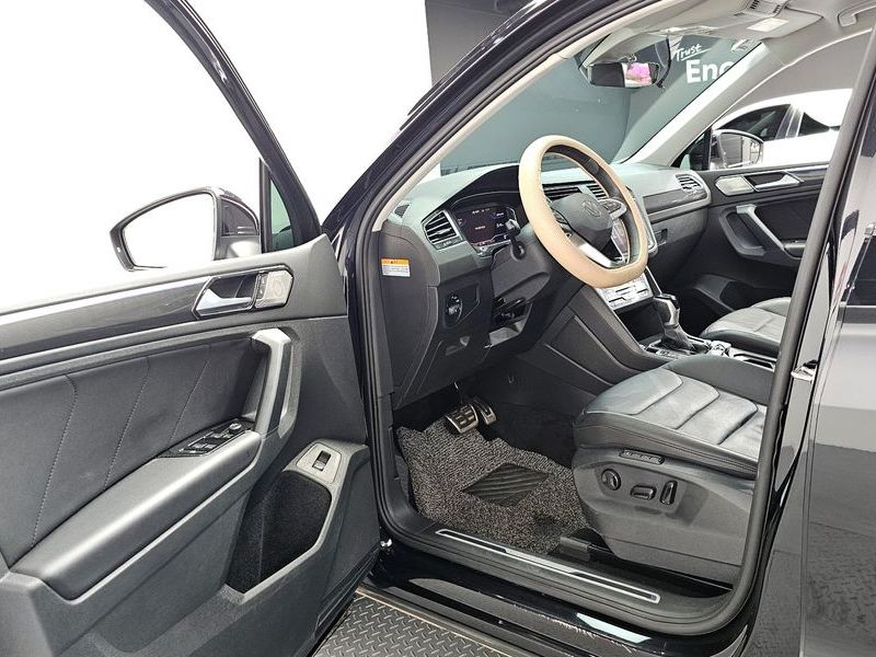 2023 Volkswagen Tiguan 2.0 TDI Premium photo 10
