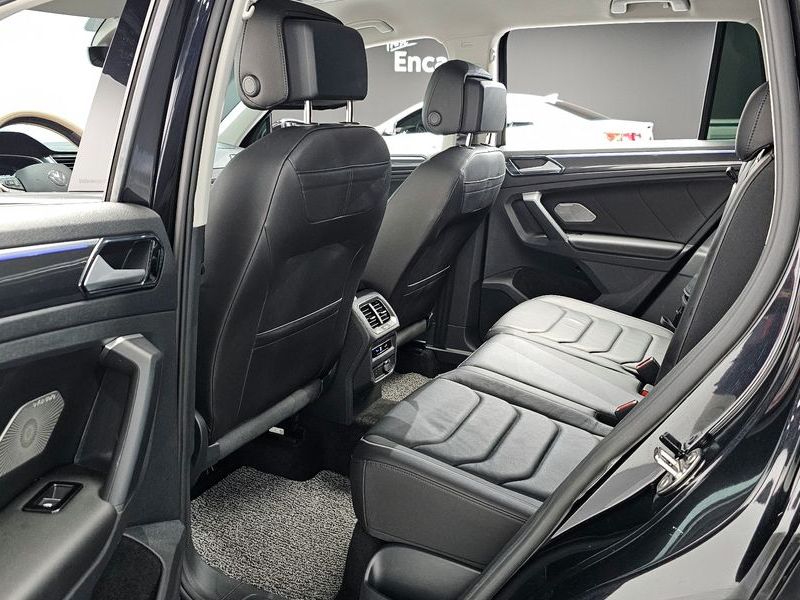 2023 Volkswagen Tiguan 2.0 TDI Premium photo 11