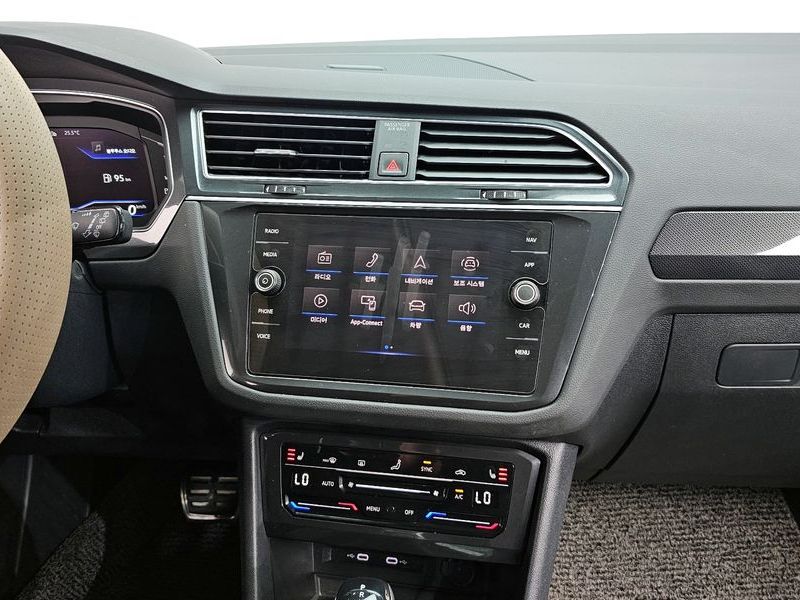 2023 Volkswagen Tiguan 2.0 TDI Premium photo 13