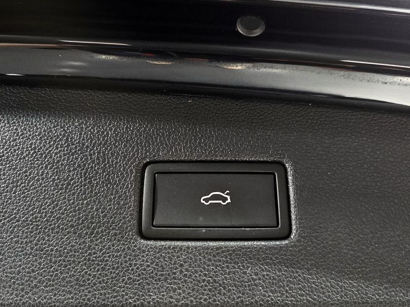 2023 Volkswagen Tiguan 2.0 TDI Premium photo 16