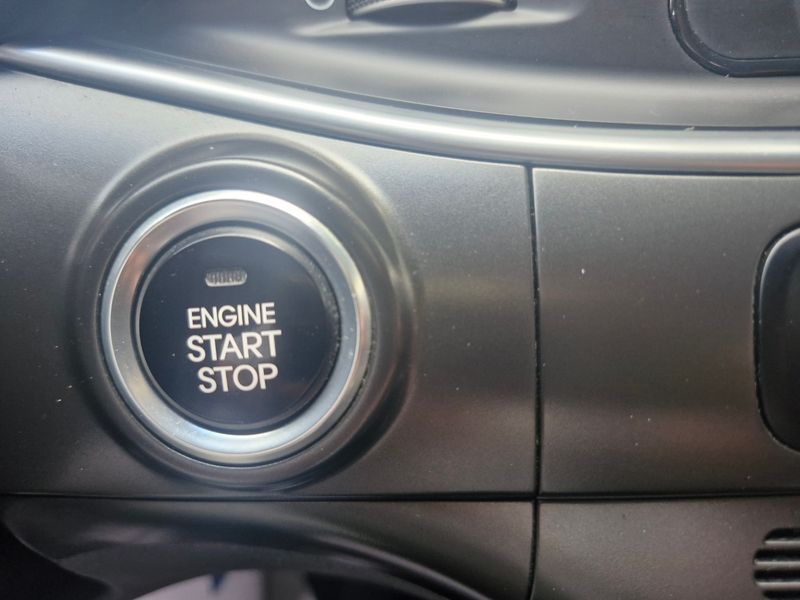 2015 Kia K5 Luxury Standard photo 8