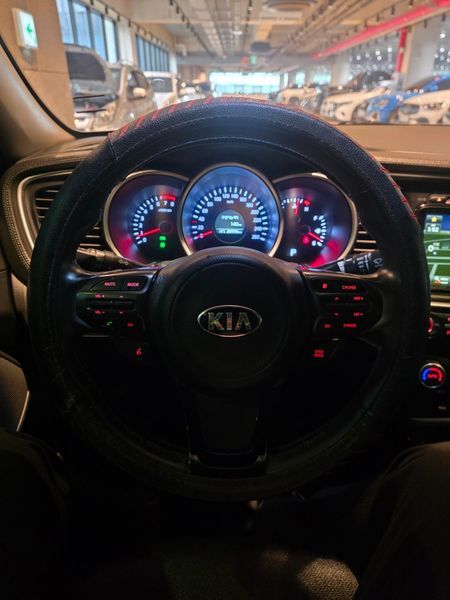 2015 Kia K5 Luxury Trendy photo 11