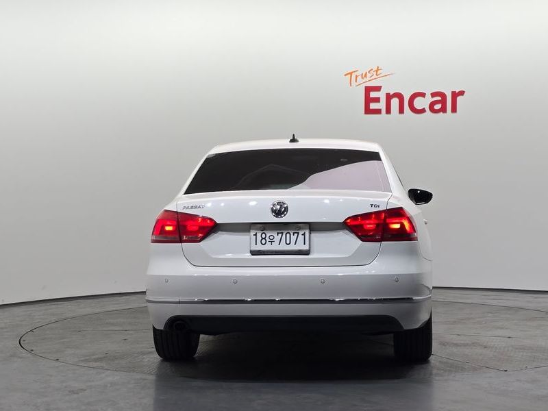 2015 Volkswagen Passat 2.0 TDI B7 photo 4