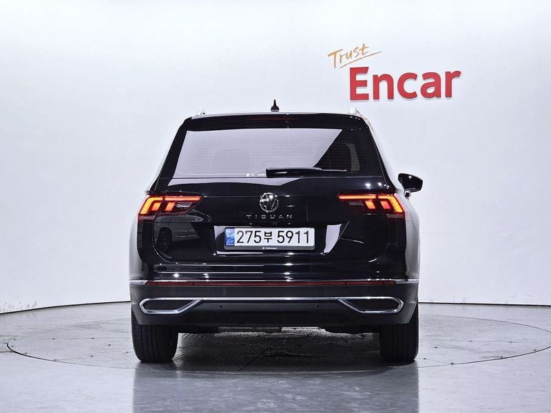 2021 Volkswagen Tiguan 2.0 TDI Premium photo 4