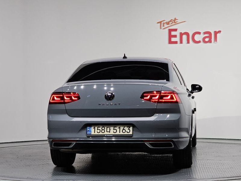2022 Volkswagen Passat 2.0 TDI Prestige photo 4