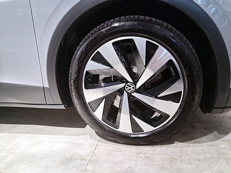 2024 Volkswagen ID.4 Pro photo 5