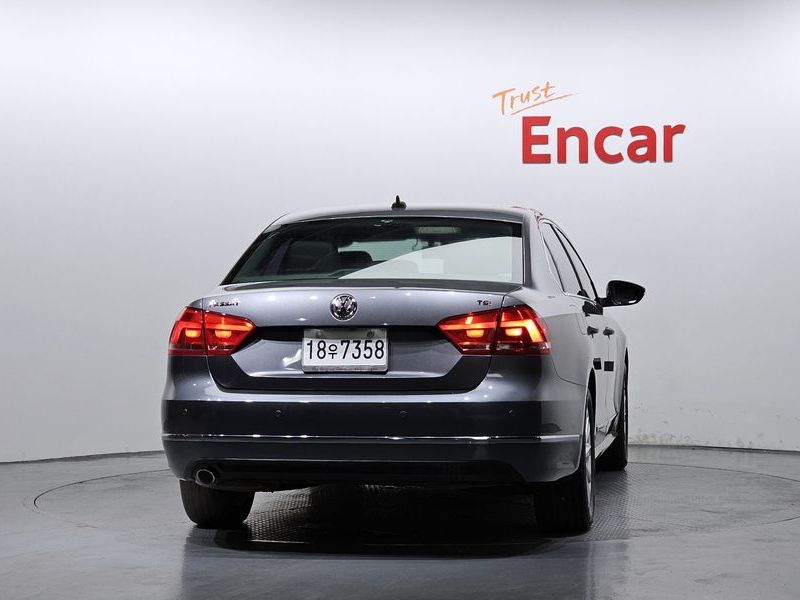2015 Volkswagen Passat 1.8 TSI B7 photo 4