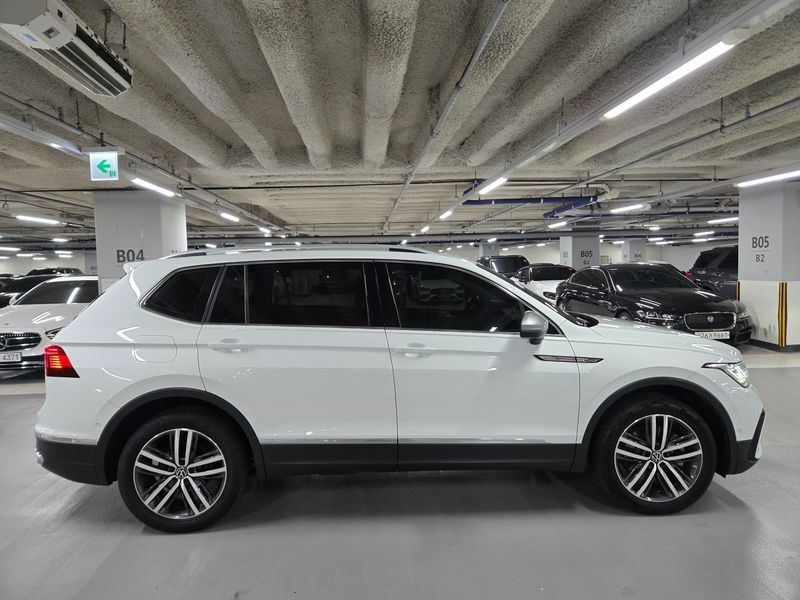 2022 Volkswagen Tiguan 2.0 TSI Prestige photo 5