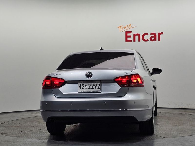 2015 Volkswagen Passat 2.0 TDI B7 photo 4