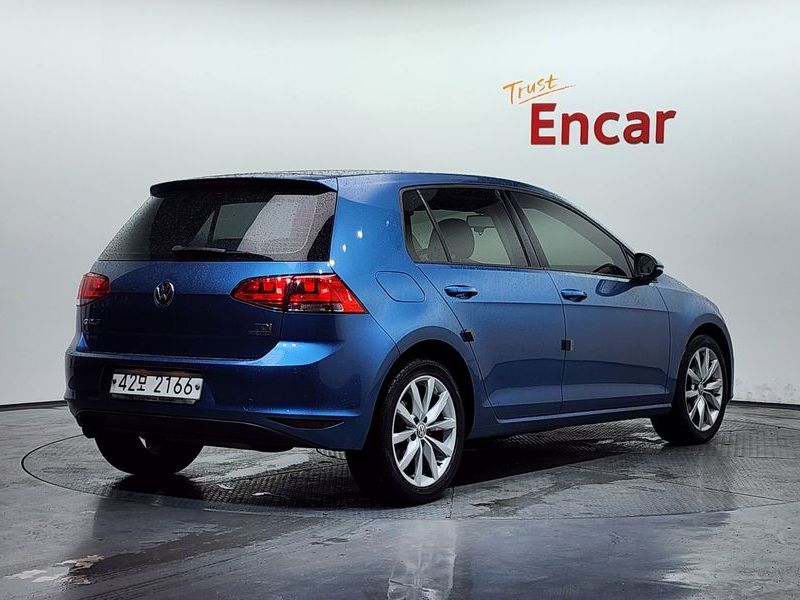 2013 Volkswagen Golf 1.6 TDI photo 2