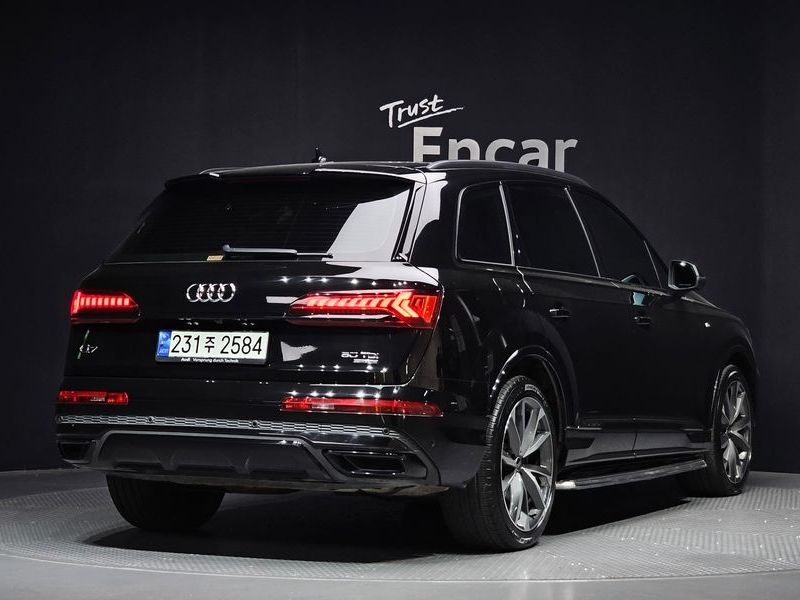 2023 Audi Q7 50 TDI Quattro Premium photo 2