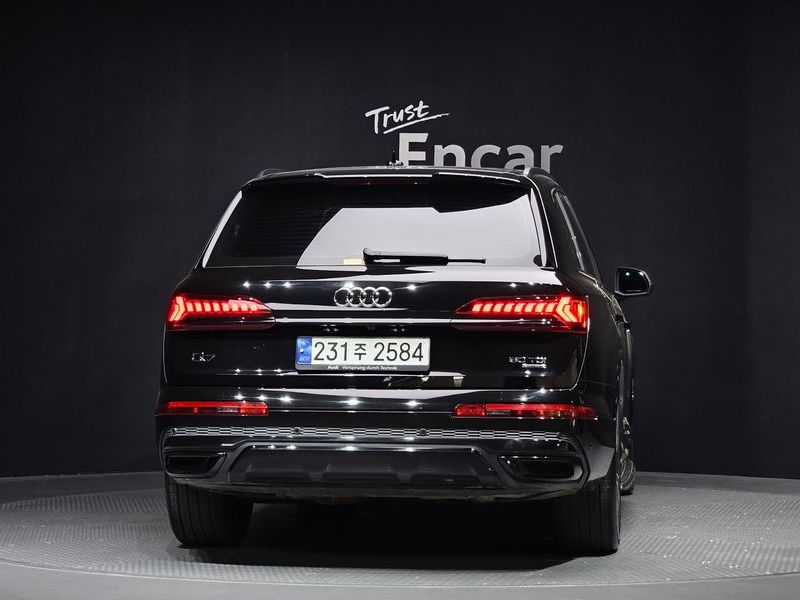 2023 Audi Q7 50 TDI Quattro Premium photo 4