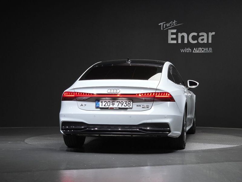 2020 Audi A7 55 TFSI Quattro Premium photo 4