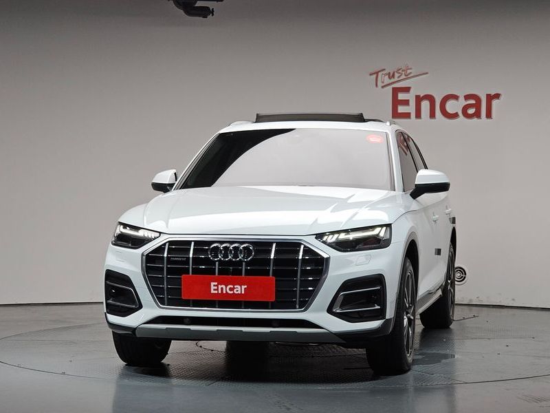 2021 Audi Q5 40 TDI Quattro photo 3
