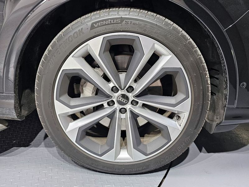 2022 Audi Q7 55 TFSI Quattro Premium photo 5