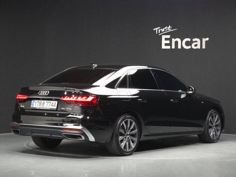 2023 Audi A4 40 TFSI Premium photo 2