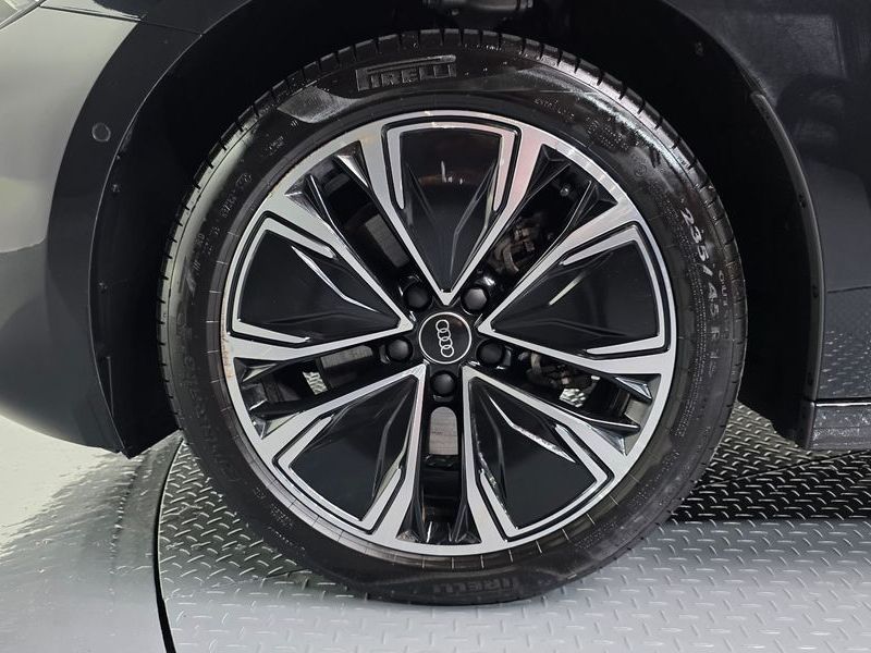 2025 Audi A5 40 TFSI Quattro Advanced photo 5