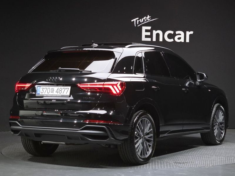 2025 Audi Q3 35 TDI Premium photo 2