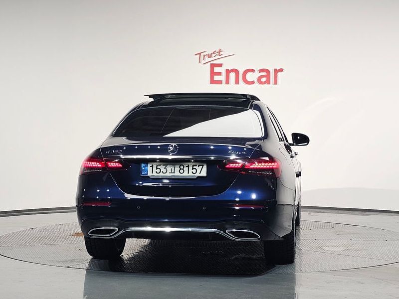 2021 Mercedes-Benz E-Class E350 4MATIC AMG Line photo 4
