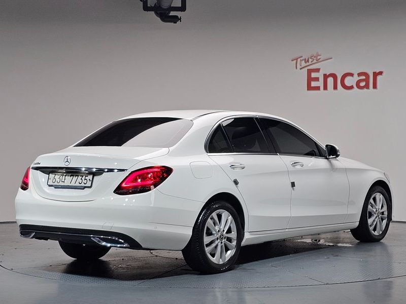 2019 Mercedes-Benz C-Class C220 d Avantgarde photo 2