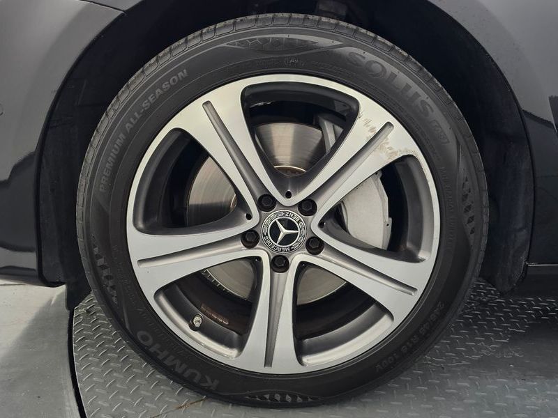 2019 Mercedes-Benz E-Class E300 Avantgarde photo 5