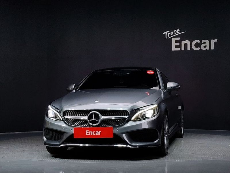2017 Mercedes-Benz C-Class C200 Coupe photo 3