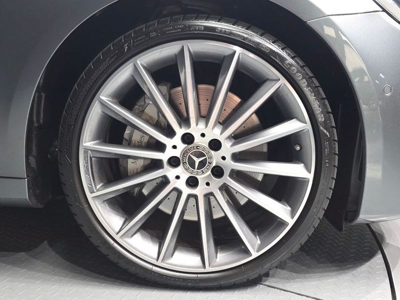 2019 Mercedes-Benz E-Class E350 4MATIC AMG Line photo 5