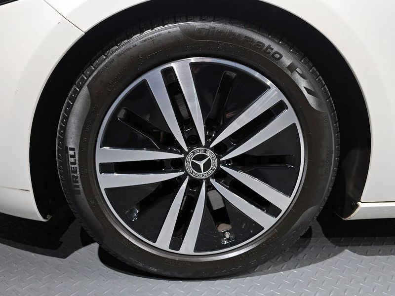2021 Mercedes-Benz A-Class A220 Sedan photo 5
