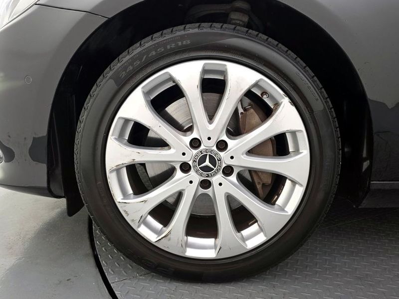 2018 Mercedes-Benz E-Class E300 4MATIC Exclusive photo 5