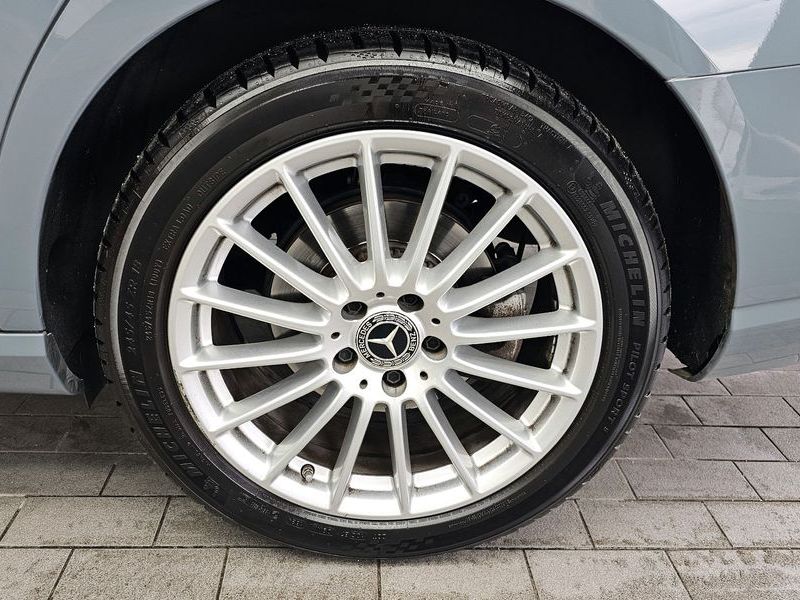 2022 Mercedes-Benz E-Class E250 Exclusive photo 5