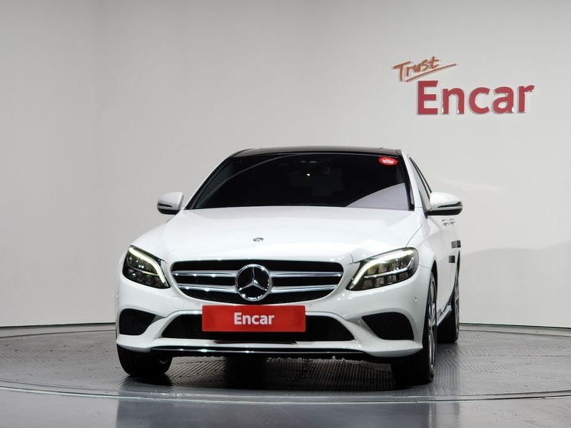 2020 Mercedes-Benz C-Class C200 Avantgarde photo 3