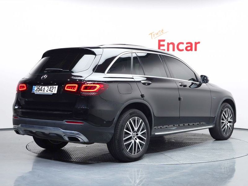 2021 Mercedes-Benz C-Class GLC300e 4MATIC photo 2