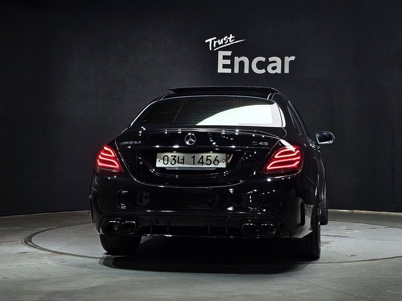 2017 Mercedes-Benz C-Class C43 AMG 4MATIC photo 4