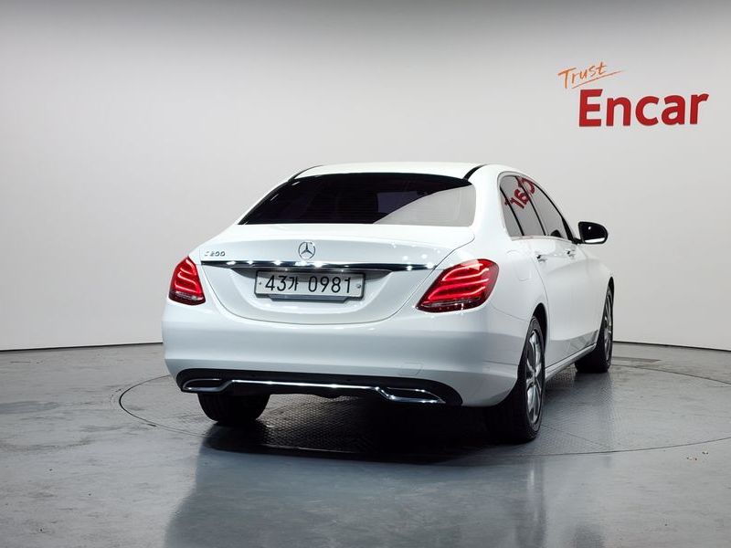 2016 Mercedes-Benz C-Class C200 Avantgarde photo 4