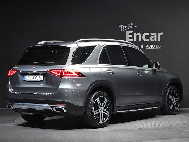 2020 Mercedes-Benz E-Class GLE300d 4MATIC photo 2