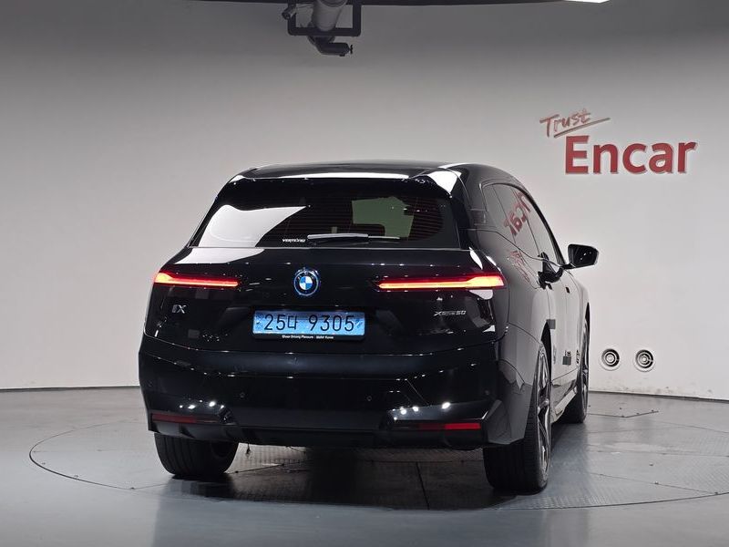 2023 BMW iX xDrive50 Sports Plus photo 4