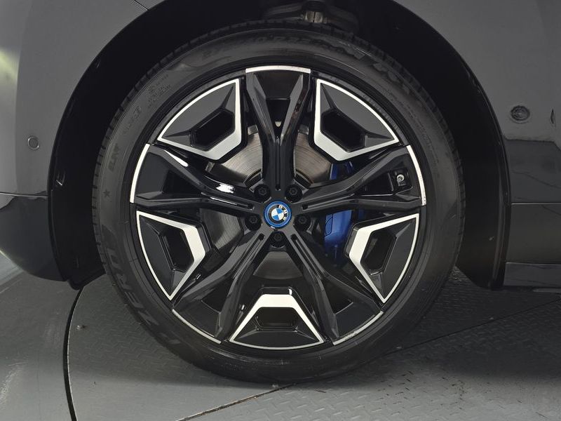 2023 BMW iX xDrive50 Sports Plus photo 5