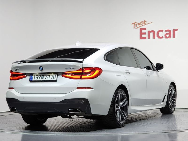2024 BMW 6 Series 620d M Sport photo 2