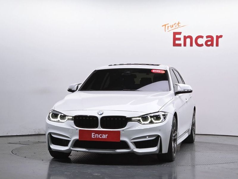 2018 BMW 3 Series 320i M Sport photo 3