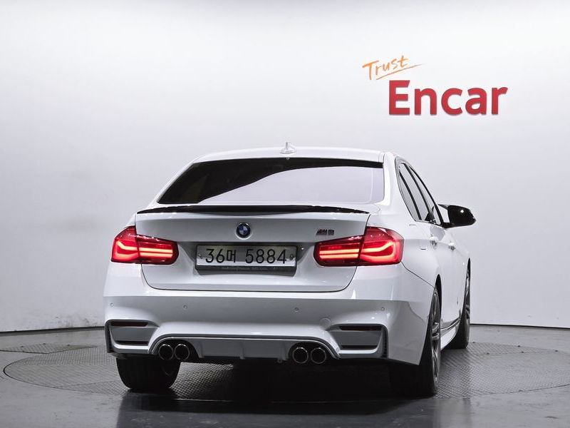 2018 BMW 3 Series 320i M Sport photo 4