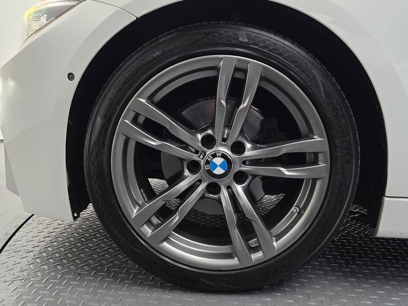 2018 BMW 3 Series 320i M Sport photo 5