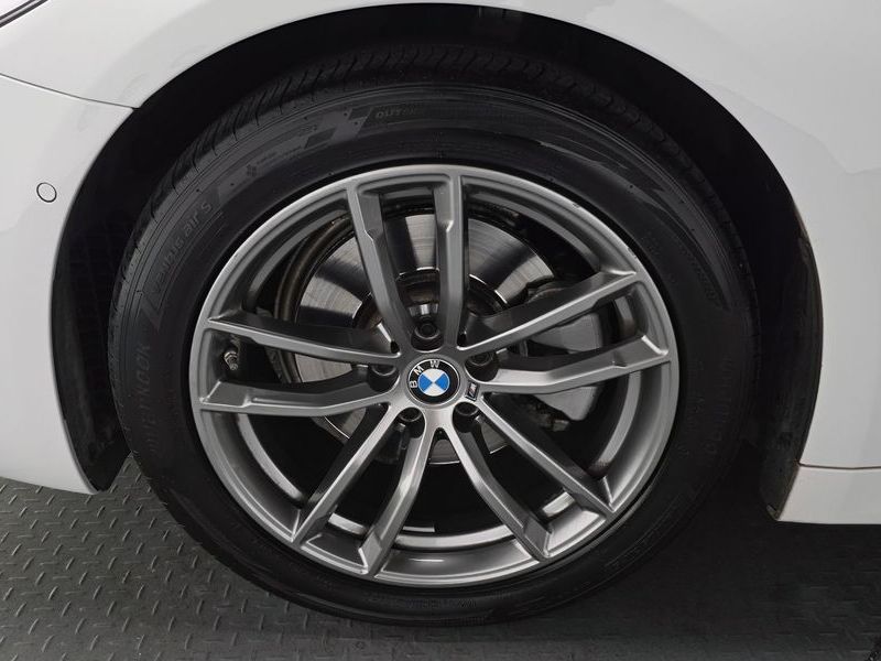 2020 BMW 5 Series 520i M Sport photo 5