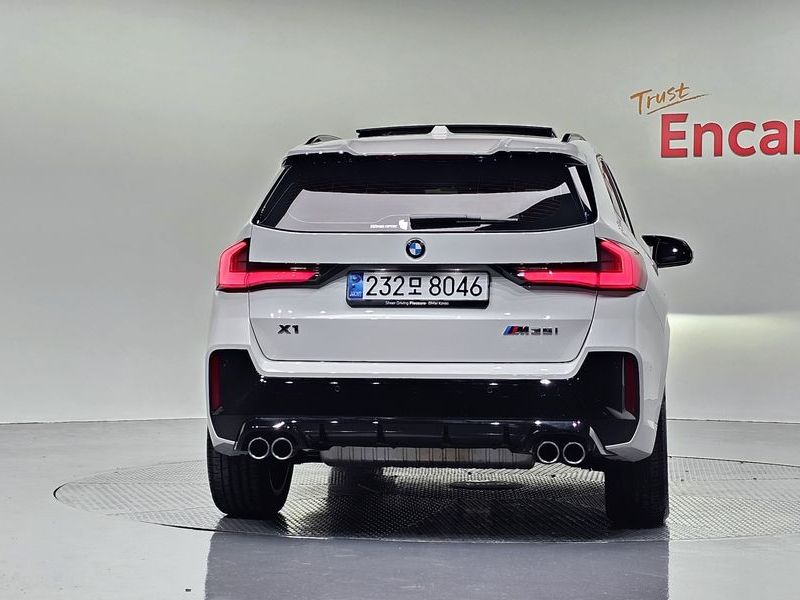 2025 BMW X1 M35i xDrive photo 4