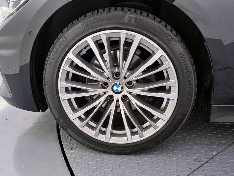 2021 BMW 3 Series 320i photo 5