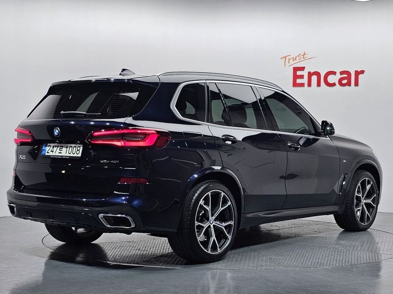 2021 BMW X5 xDrive 40i M Sport photo 2