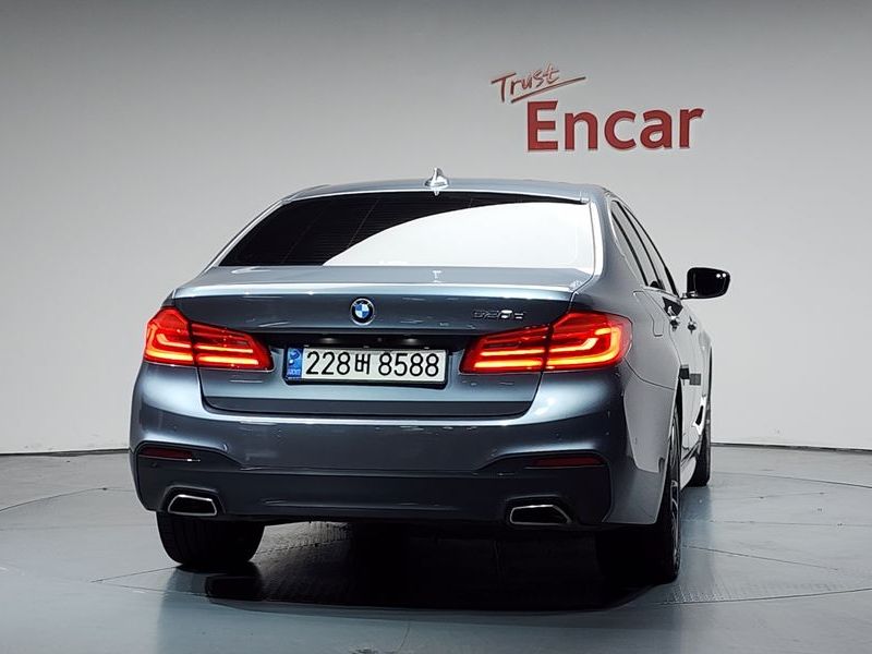2018 BMW 5 Series 520d M Sport Special Edition photo 4