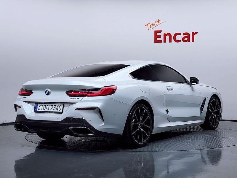 2022 BMW 8 Series 840i xDrive M Sport Coupe photo 2